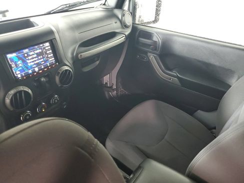 Used 2015 Jeep Wrangler Sport AWD/4WD image 11