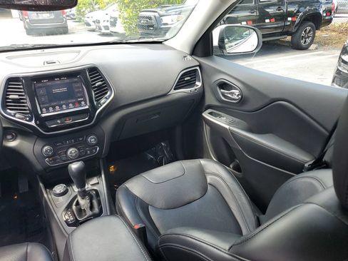 Used 2019 Jeep Cherokee Limited AWD/4WD image 17