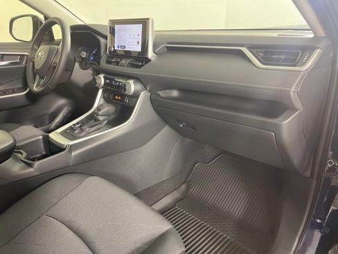 Used 2025 Toyota RAV4 XLE w/ Convenience Package image 31