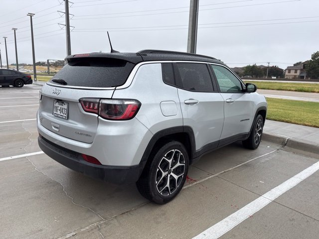 Used 2025 Jeep Compass Limited AWD/4WD image 7