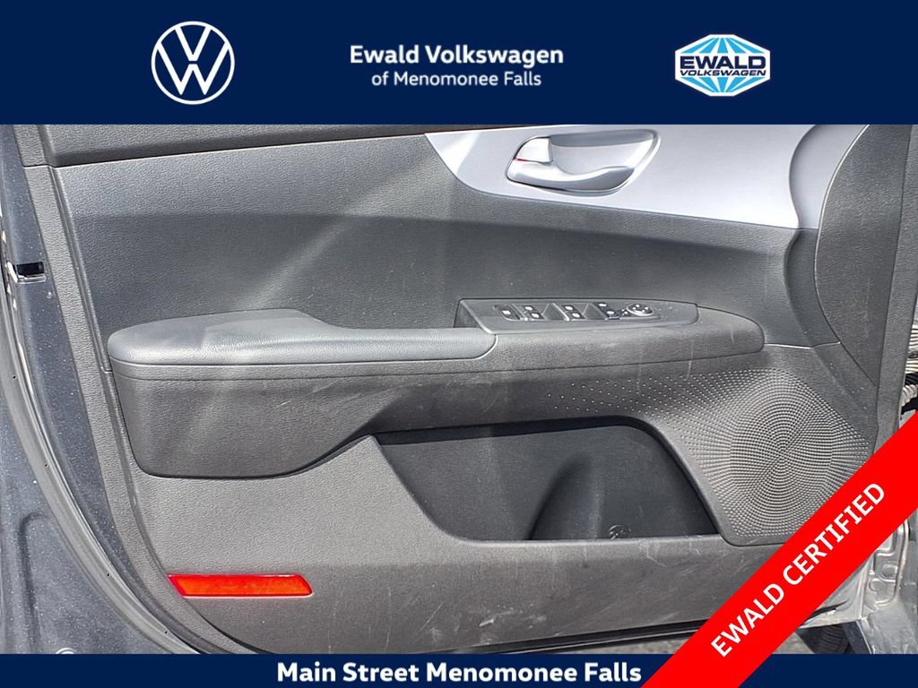 Used 2023 Kia Forte LXS FWD image 22