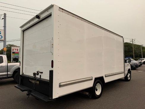 Certified 2022 Ford E-350 and Econoline 350 Super Duty w/ Power Windows & Locks Group RWD image 4