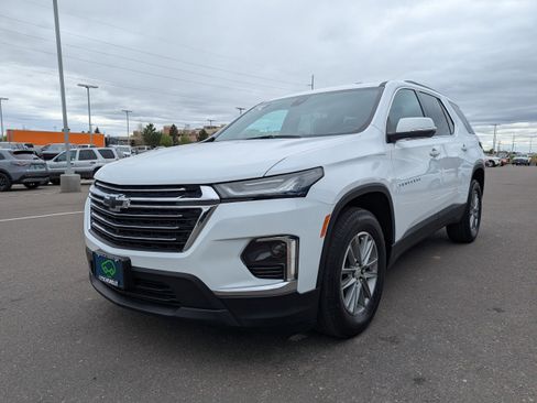 Certified 2023 Chevrolet Traverse LT w/ Rear Camera Mirror Package image 7