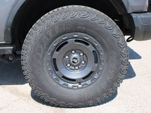 Used 2024 Ford Bronco Everglades image 34