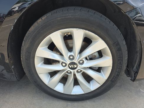 Used 2018 Kia Optima LX w/ 17" Alloy Wheels Package image 30