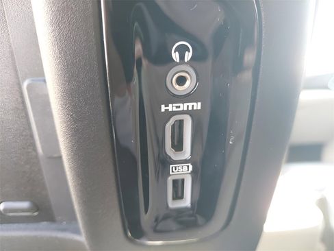 Used 2017 Chrysler Pacifica Touring-L Plus w/ Advanced Safetytec Group image 21