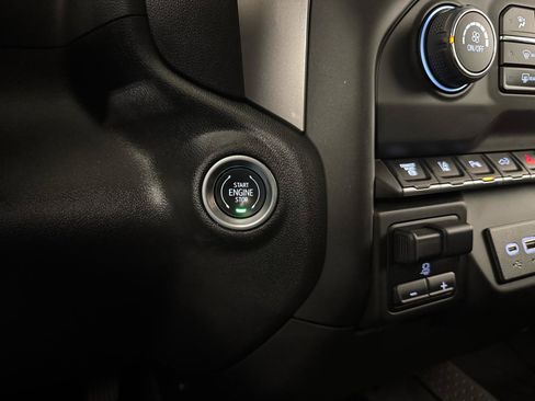 Used 2025 Chevrolet Silverado 2500 Custom w/ Custom Value Package image 27