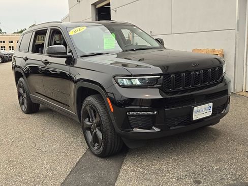 Used 2023 Jeep Grand Cherokee L Limited w/ Luxury Tech Group II AWD/4WD image 2