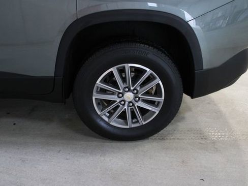 Used 2023 Chevrolet Traverse LT image 36