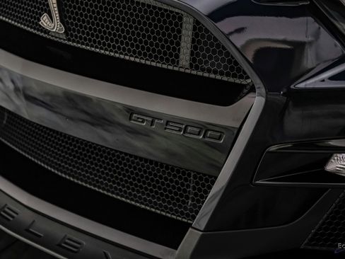 Used 2021 Ford Mustang Shelby GT500 w/ Carbon Fiber Track Pack RWD image 41