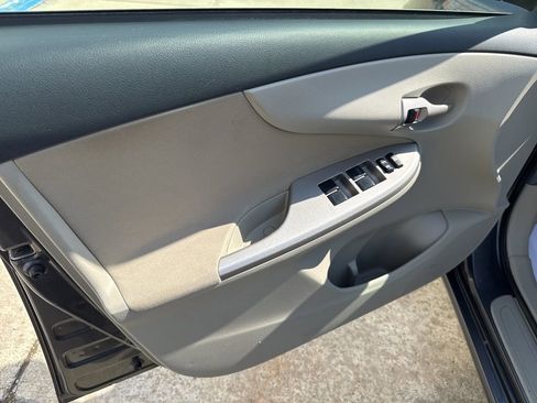 Used 2013 Toyota Corolla LE image 7