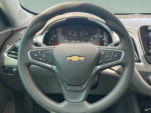Used 2021 Chevrolet Malibu LT FWD image 22