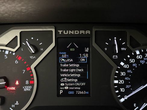 Used 2022 Toyota Tundra SR5 w/ SR5 Convenience Package AWD/4WD image 17