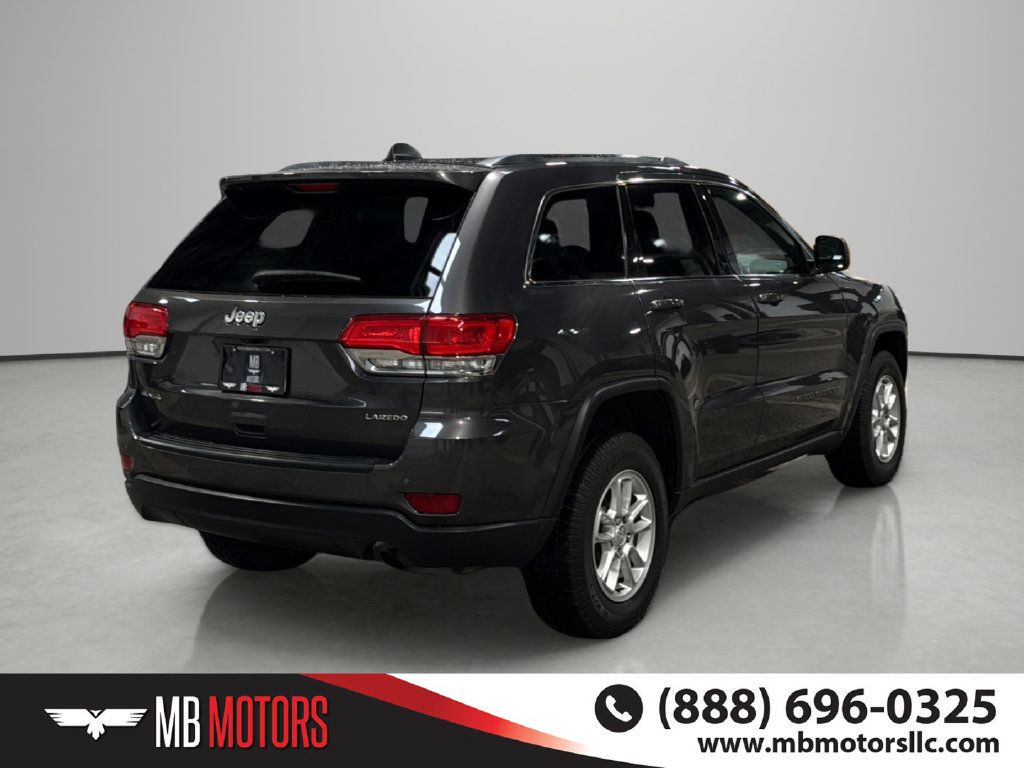 Used 2018 Jeep Grand Cherokee Laredo AWD/4WD image 4