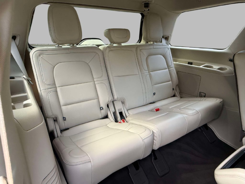 Used 2019 Lincoln Navigator Reserve w/ Cargo Package AWD/4WD image 17