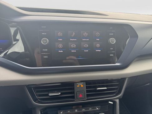 Certified 2023 Volkswagen Taos SE AWD/4WD image 17