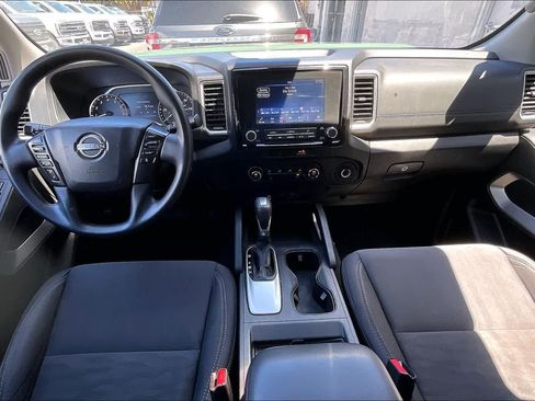 Used 2022 Nissan Frontier SV w/ Technology Package RWD image 10