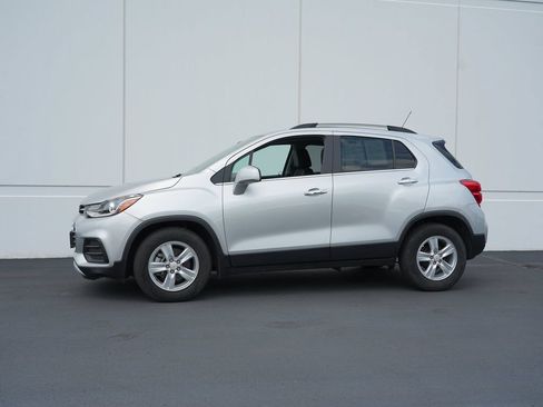 Used 2019 Chevrolet Trax LT w/ LT Convenience Package FWD image 6