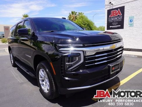 Used 2025 Chevrolet Suburban LT RWD image 60