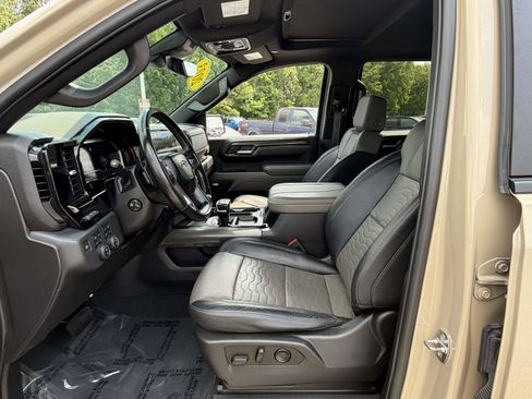 Used 2023 Chevrolet Silverado 1500 ZR2 w/ Technology Package AWD/4WD image 22