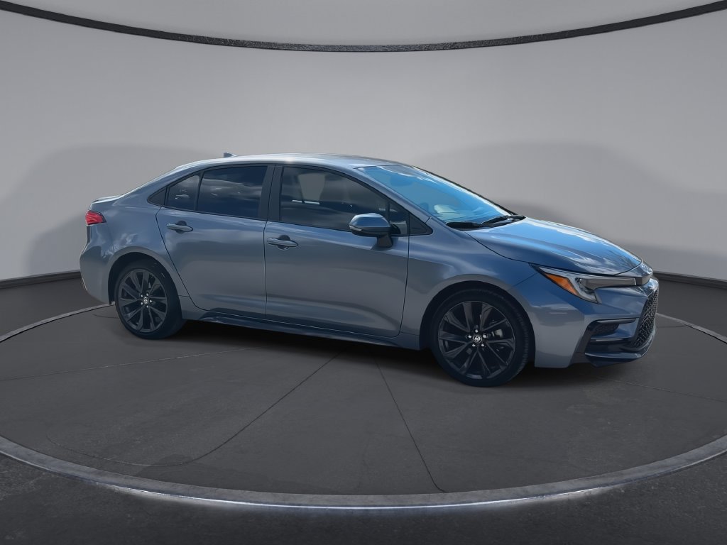 Used 2024 Toyota Corolla SE FWD image 2