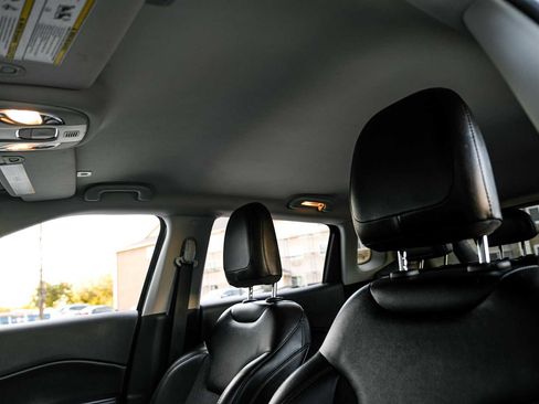 Used 2019 Jeep Compass Altitude image 30