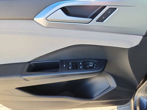 New 2026 Volkswagen Taos SE image 11