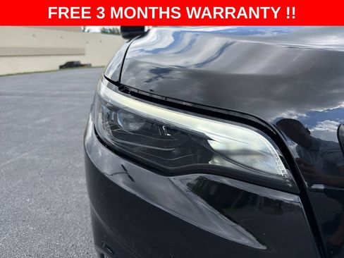 Used 2019 Jeep Cherokee Limited AWD/4WD image 35