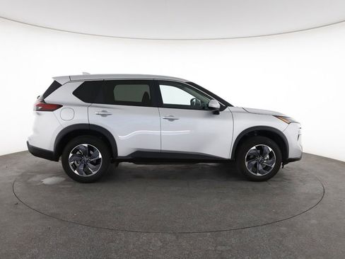 Used 2025 Nissan Rogue SV image 14