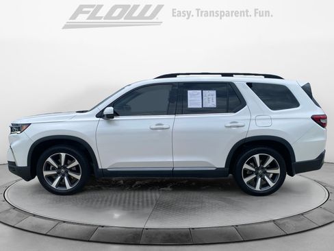 Certified 2025 Honda Pilot Touring image 5