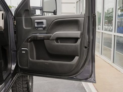Used 2016 GMC Sierra 2500 Denali w/ Duramax Plus Package AWD/4WD image 32