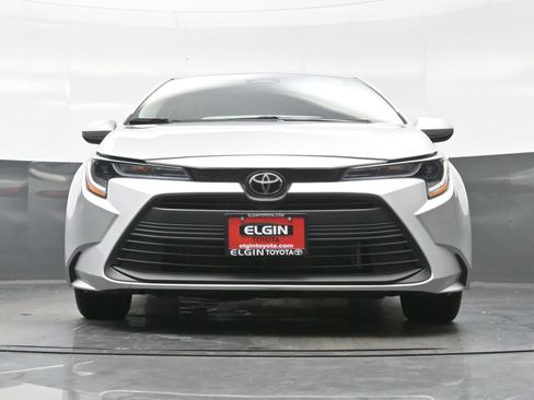 Used 2025 Toyota Corolla LE FWD image 25