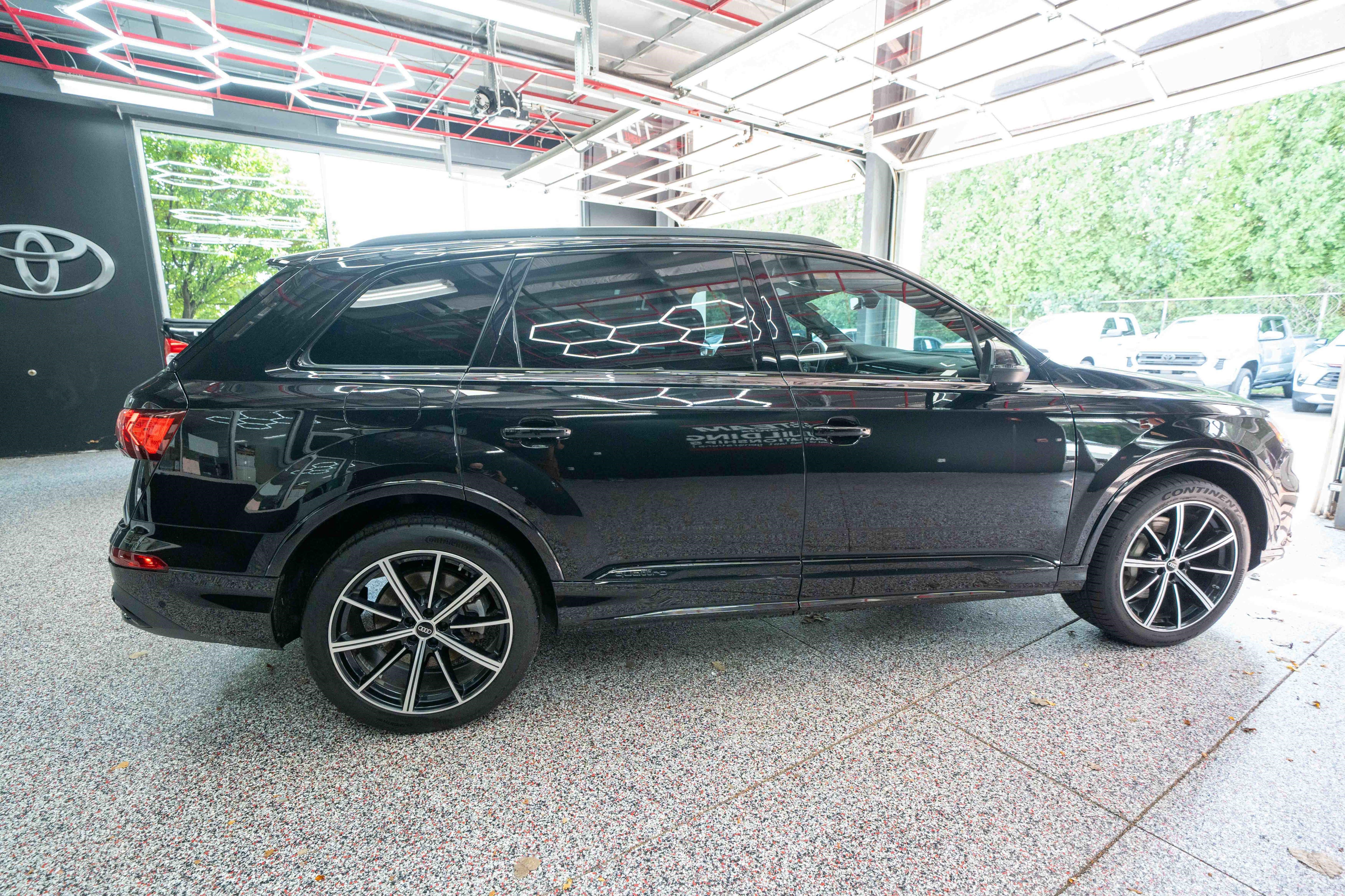 Used 2023 Audi Q7 3.0T Premium Plus w/ Premium Plus Package AWD/4WD image 4