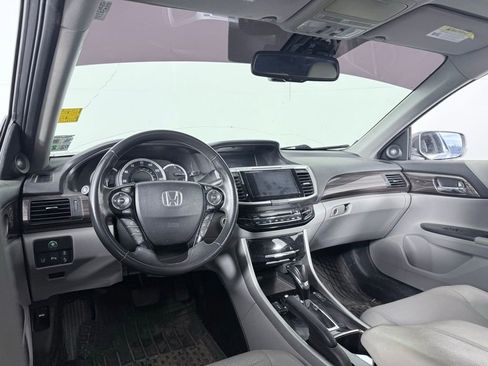 Used 2017 Honda Accord Touring image 20