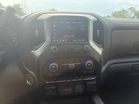 Used 2022 Chevrolet Silverado 1500 RST w/ Convenience Package II AWD/4WD image 18