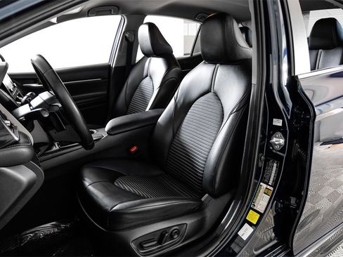 Used 2021 Toyota Camry SE image 29