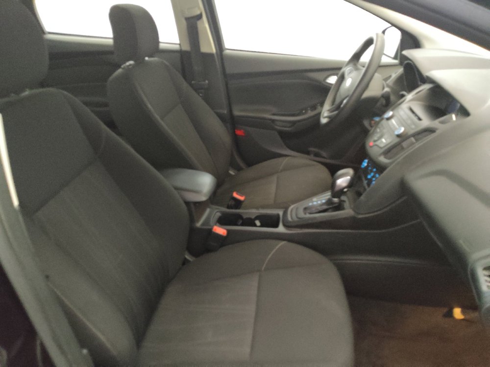 Used 2017 Ford Focus SE FWD image 21