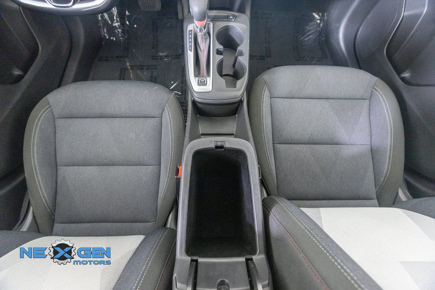 Used 2025 Chevrolet Trax RS w/ Driver Confidence Package FWD image 5