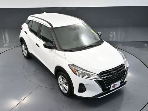 Used 2021 Nissan Kicks S image 54