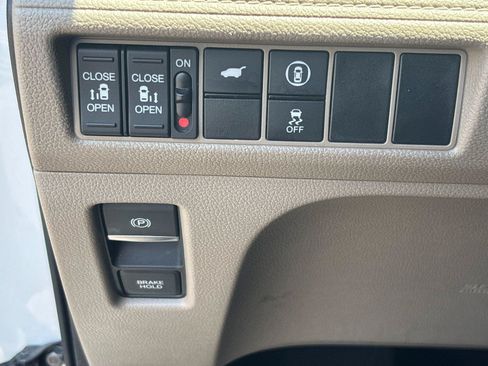 Used 2024 Honda Odyssey EX-L image 17