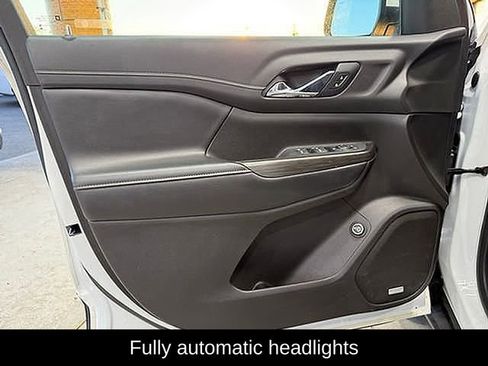 Used 2021 GMC Acadia SLT image 16