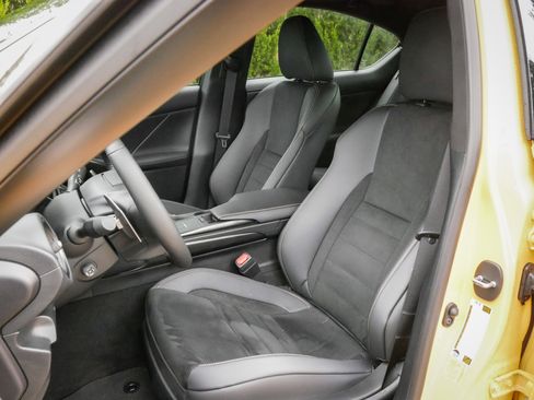 Used 2025 Lexus IS 500 image 16