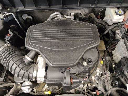 Used 2018 GMC Acadia SLT image 30