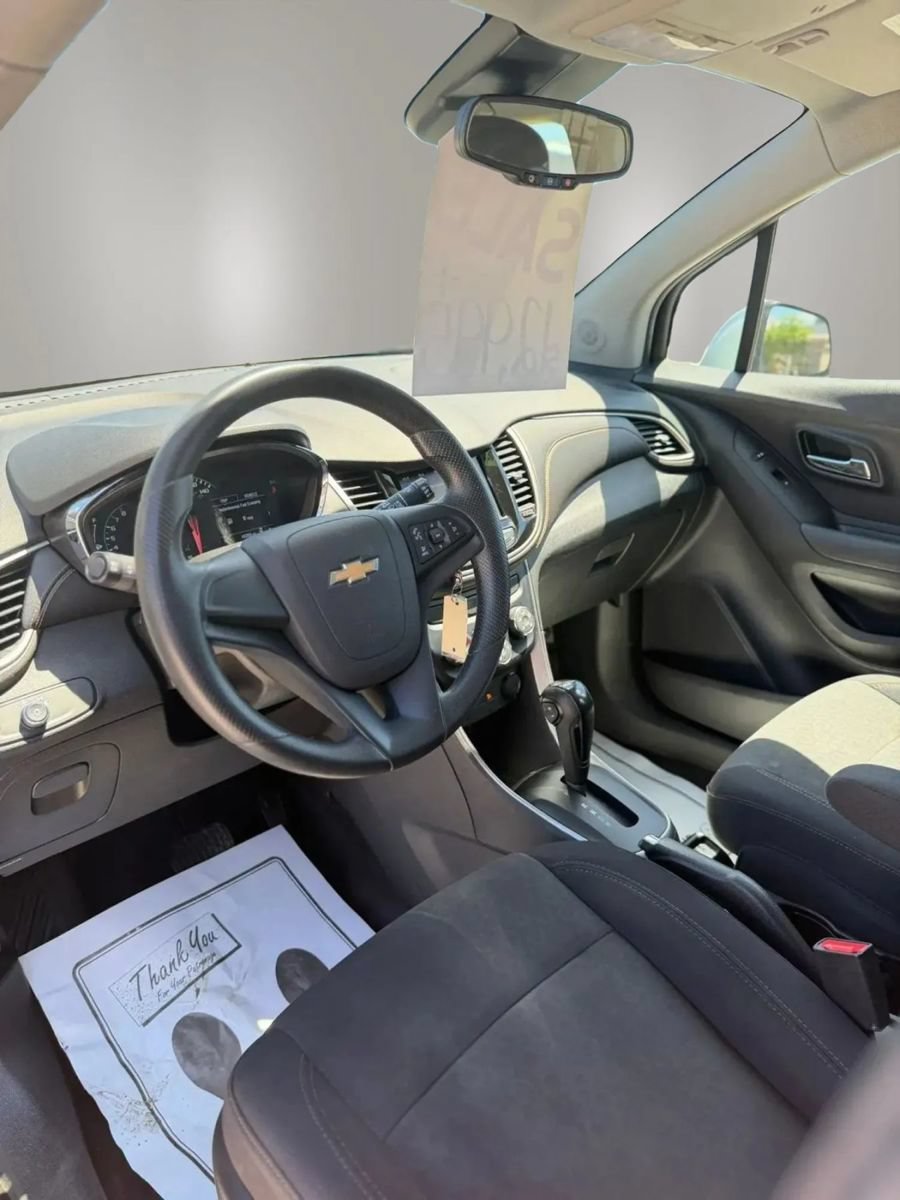 Used 2020 Chevrolet Trax LS FWD image 9