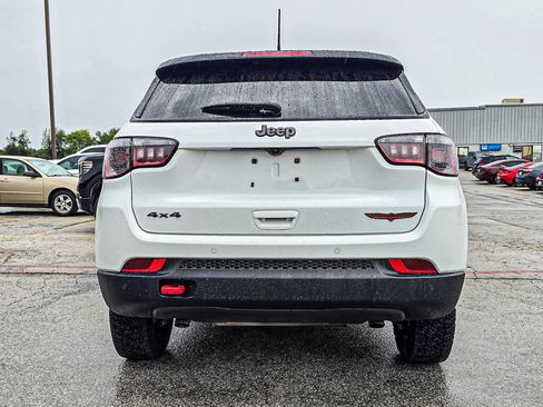 Used 2025 Jeep Compass Trailhawk AWD/4WD image 5