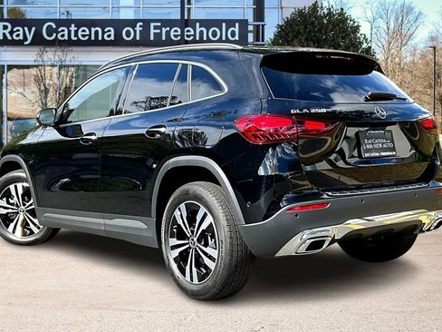 Used 2025 Mercedes-Benz GLA 250 4MATIC image 12