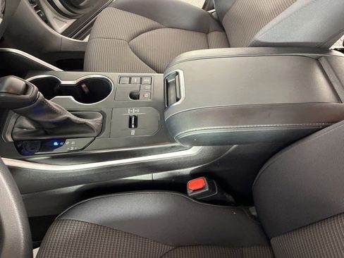 Used 2023 Toyota Highlander L FWD image 25