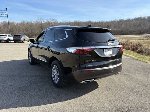 Used 2024 Buick Enclave Premium image 3