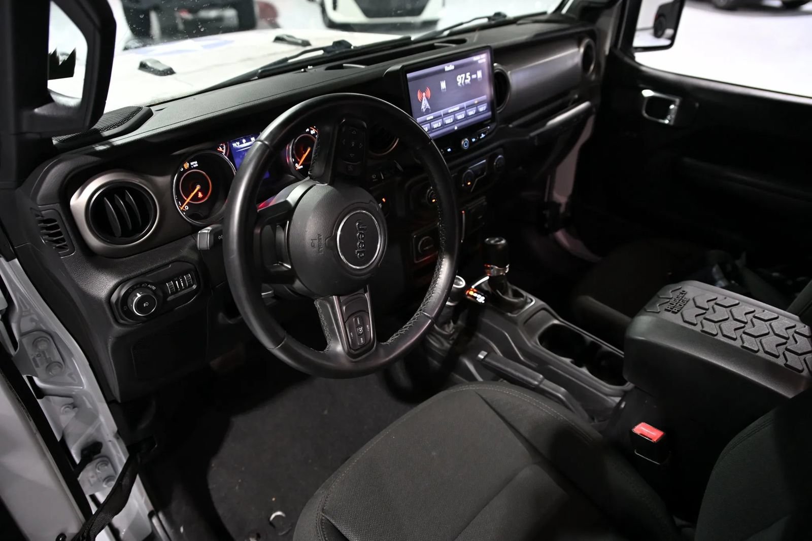 Used 2020 Jeep Wrangler Sport AWD/4WD image 16