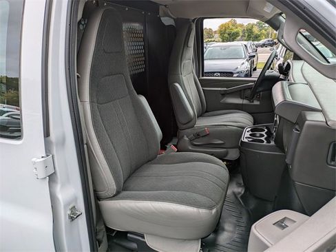 Used 2024 Chevrolet Express 2500 w/ Driver Convenience Package image 15